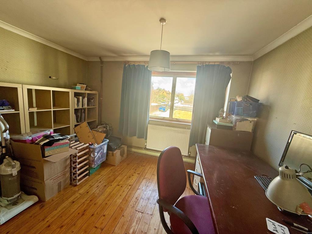 Lot: 162 - END-TERRACE HOUSE FOR IMPROVEMENT - Reception Room